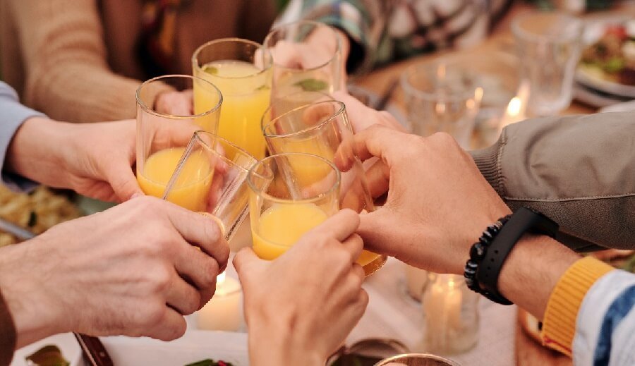 Saludos a la diversión  ¡Los 21 mejores juegos de beber para tu próxima  fiesta! - AhaSlides