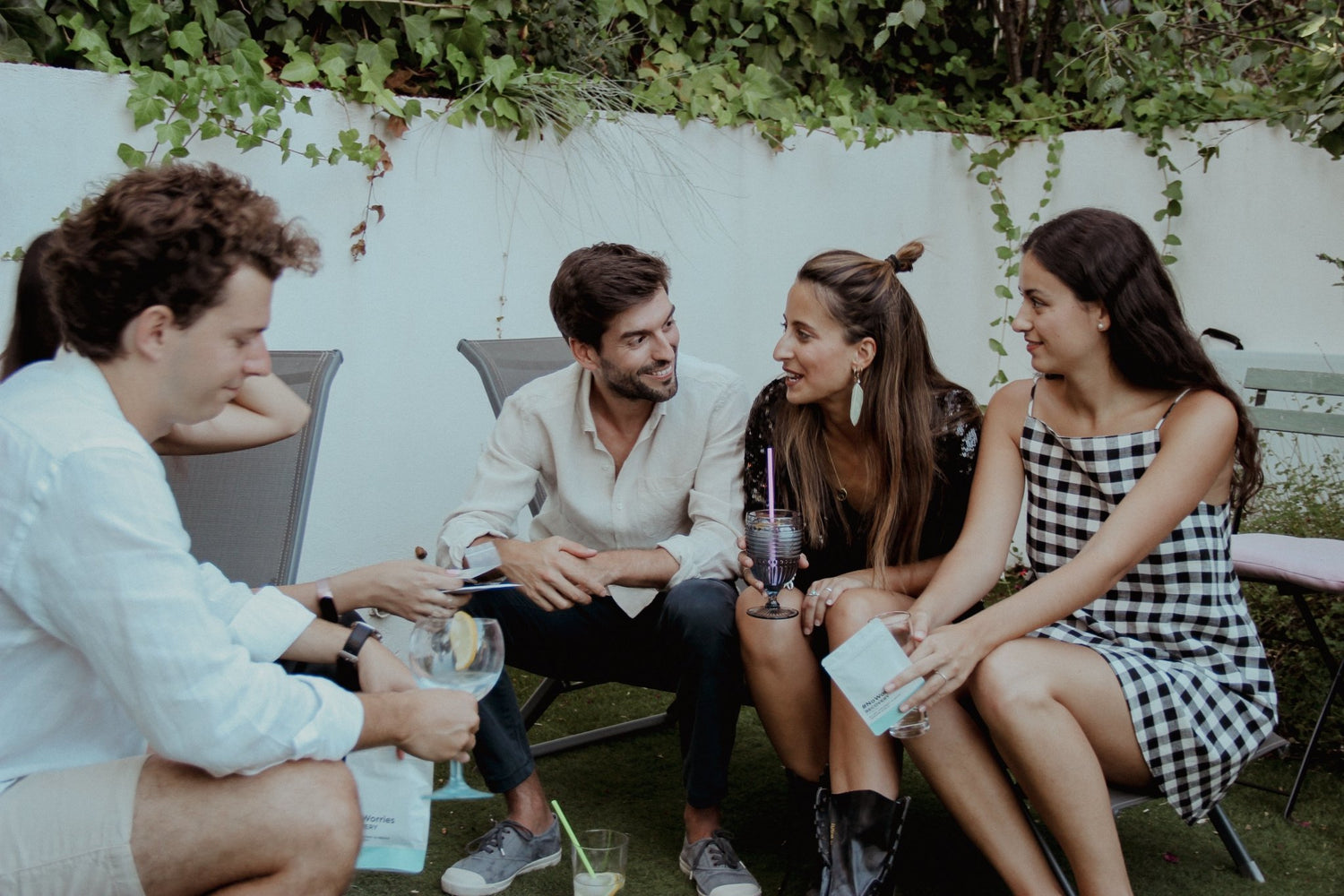 Dos jovenes emprendedores lanzan un revolucionario remedio antiresaca - NoWorries Lab